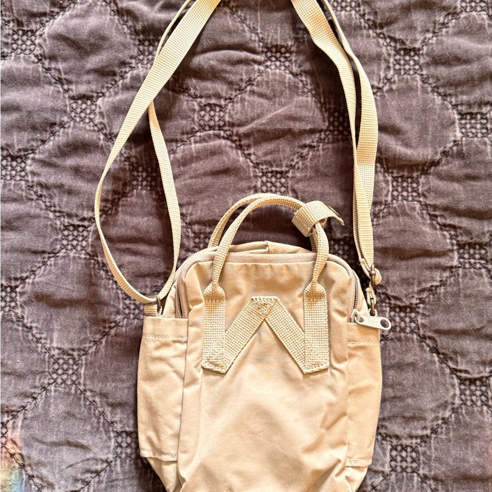 Kånken Tan Shoulder Bag-small - Picture 3 of 6
